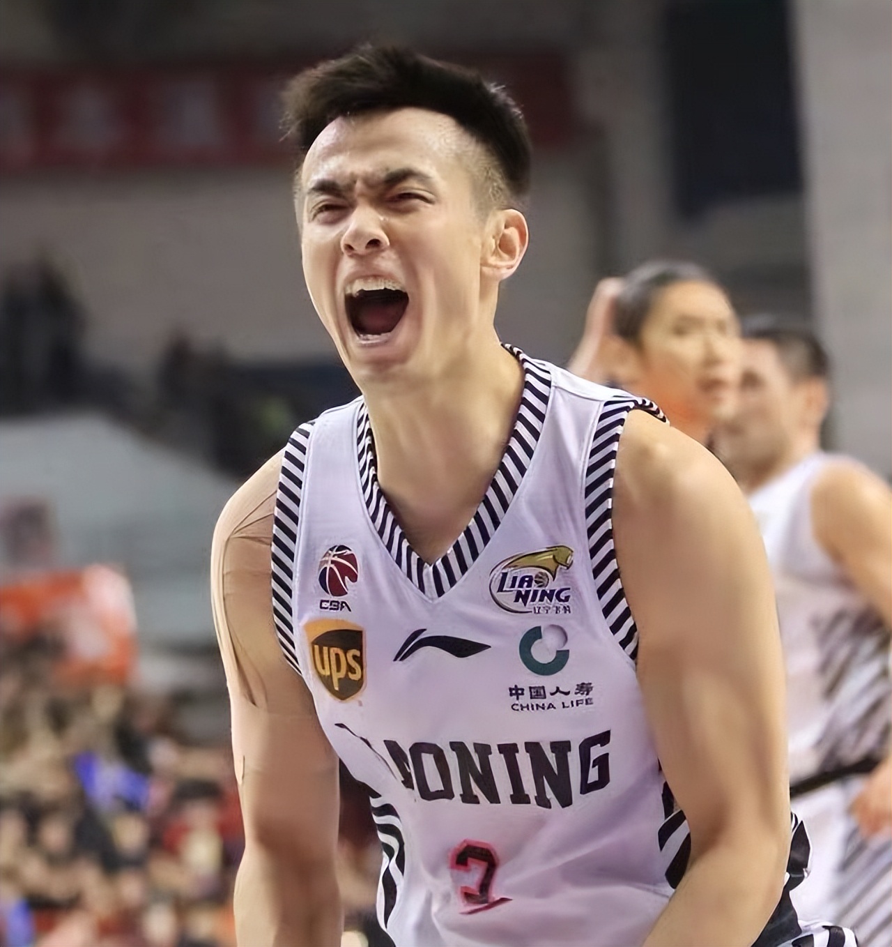 浙江队险胜凯尔特人,赵继伟刷新纪录 浙江队险胜凯尔特人,赵继伟刷新纪录