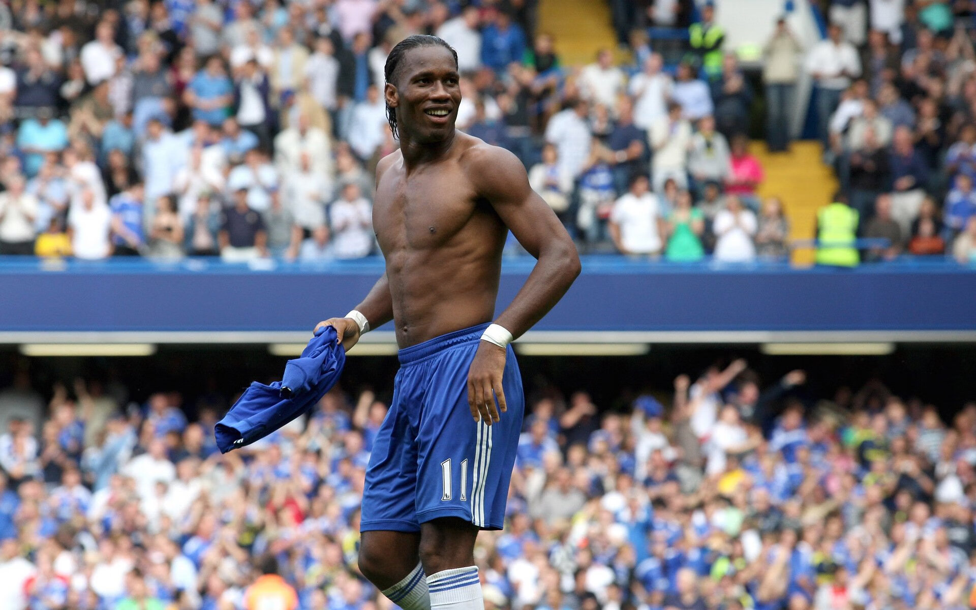 当桑巴灵韵肢解机械战车,加维风暴撕碎曼城的铁幕足球