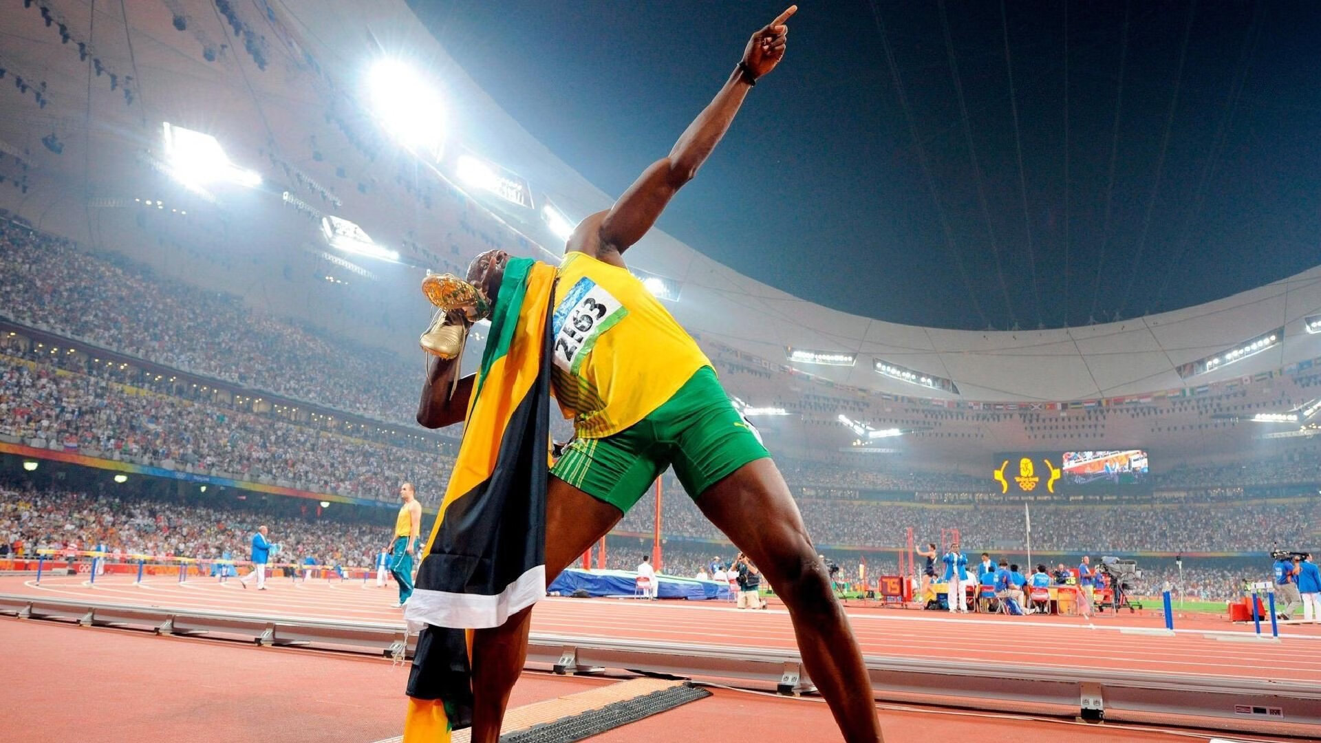 北欧寒刃与法兰西焰火，欧冠之夜的双重变奏