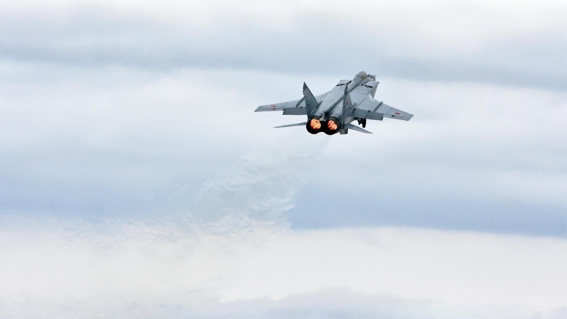 篮球世界的新算法，当掘金的精密体系遭遇伦纳德的逆逻辑