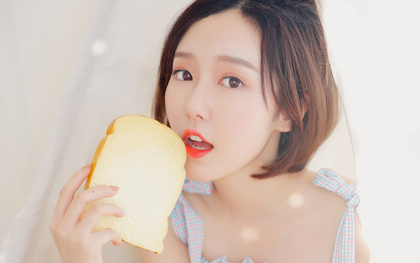 黄色潜水艇的群体艺术,与伯纳乌的独奏家