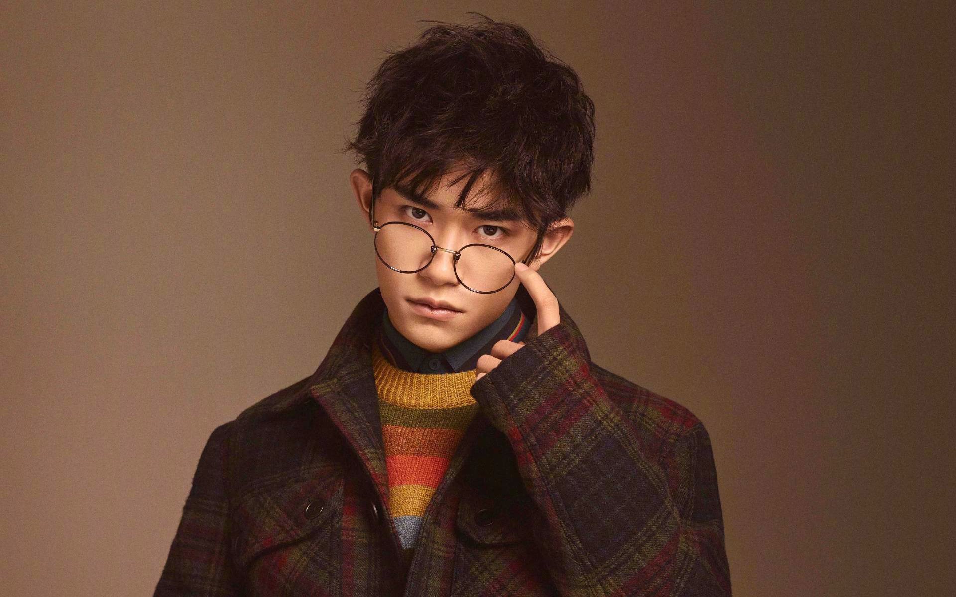 黄色潜水艇的群体艺术,与伯纳乌的独奏家