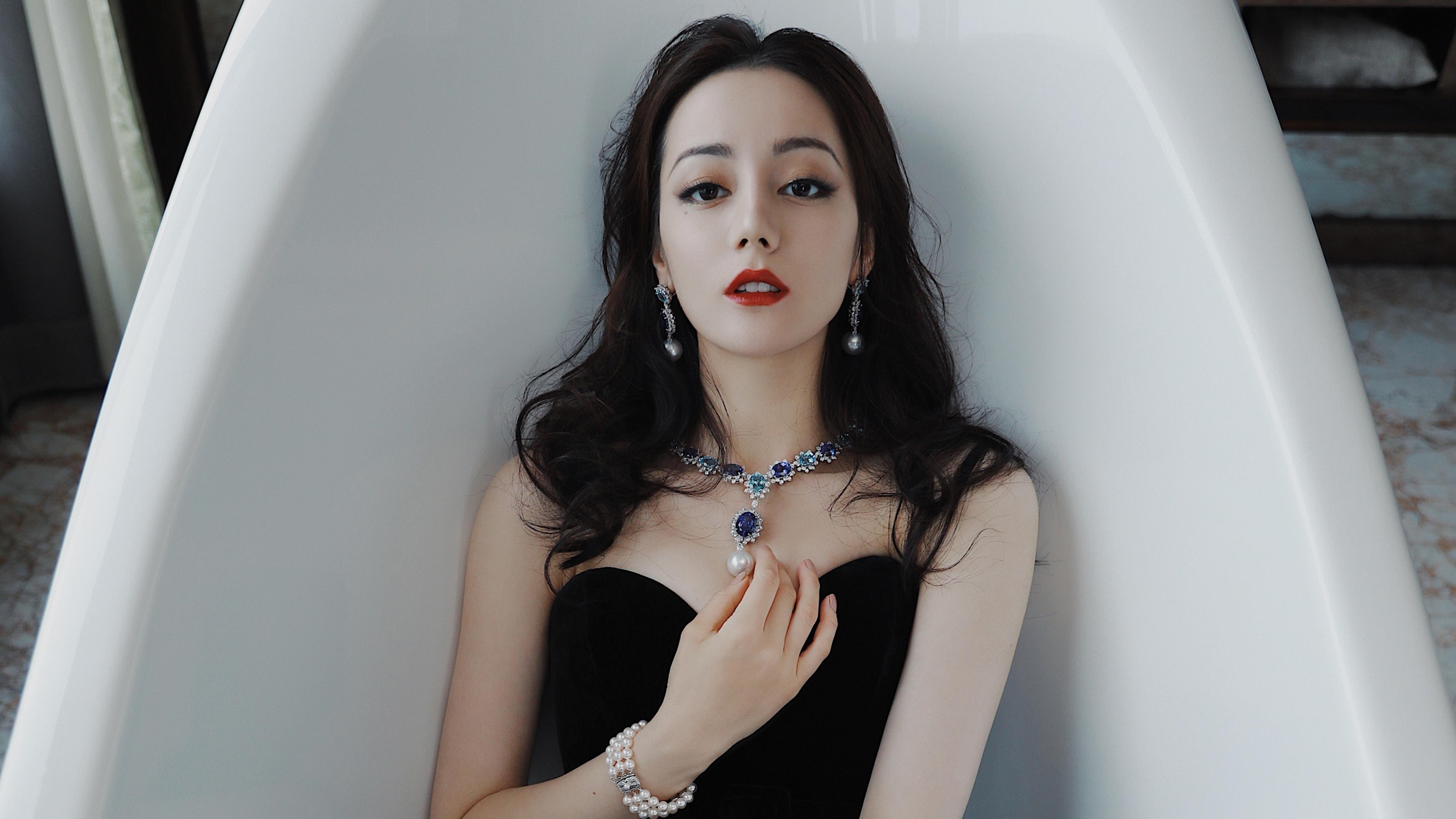 开云APP-76人凿穿金州铁壁，米切尔惊天表演成就费城之夜